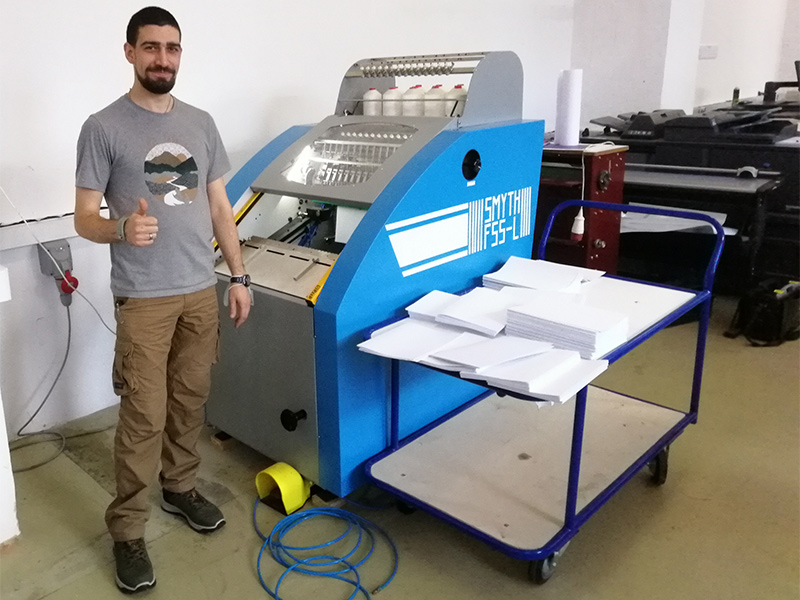 Инсталляция ниткошвейной машины Smyth F55-L в компании «ТЕХНОЛОГИИ ПЕЧАТИ»